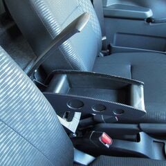 投稿ナンバー0606　汎用跳ね上げ式アームレスト用ハイゼットジャンボ専用オーダー制作ブラケット 、500，510　前期、後期用。アームレスト組み付け品 発送は送料着払いで発送します。の画像