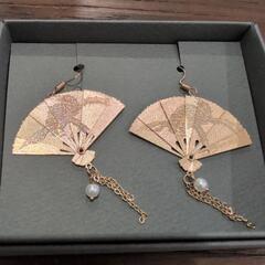 美品　ピアス　扇形の画像