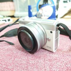 🌟愛品館千葉店🌟安心の動作確認済🌟動作保証有り🌟キャノン ミラーレス一眼カメラ EOS M100  2017年製【愛千130】の画像