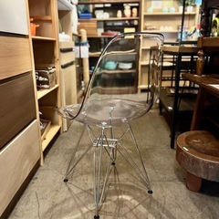 《売約済》【武蔵小山店】 A　シェルチェア リプロダクト KANADEMONO カナデモノ チェア 椅子 イス スケルトン 透明 メタルフレーム エッフェルベース　(検索 シェルサイドチェア　イームズ　オフィスチェア　アクリル　クリア　ポリカーボネートの画像