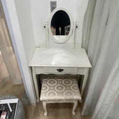 女性のあこがれ「お姫様スタイル」なドレッサー