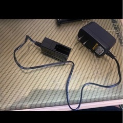 電動ガン バッテリー充電器の画像