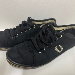 スニーカー