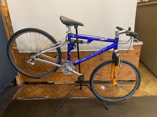 【SALE！8月末まで延長！防犯登録無料！ GIANT ATX970チェーン・シフトレバー新品！】アルミフレーム　フルサスペンション　3×7速　26インチMTB ブルー×オレンジ