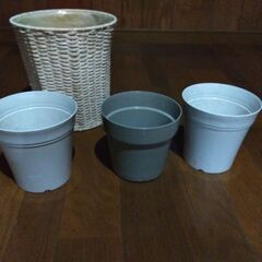 無料　植木鉢、植木鉢カバー