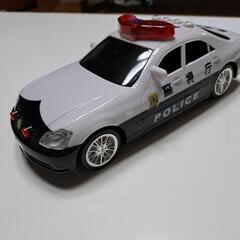 おもちゃ　パトカー