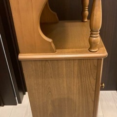 コイズミ　小泉木目調オープンシェルフ付きキャビネットの画像