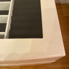 【三軒茶屋で引き渡し】ホワイト ジュエリーボックス（ビジュー付き・小傷あり）※引越し整理 の画像