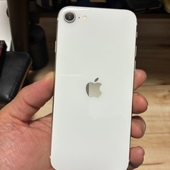 今夜希望！多数のお気に入り ありがとうございます、話し早い方 ！！iPhone SE第二世代　64GB SIMフリーの画像