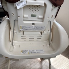 【取引中】Combi 電動ハイローチェア ルシエス　オートスウィングの画像