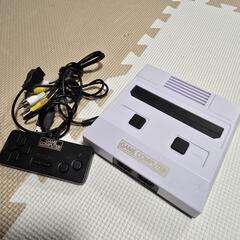 クラシカル　ゲームコンピューター　プレイ（ホワイト）