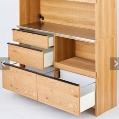 オシャレ食器棚の画像