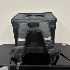 美品✨　正規品 ウーバーイーツ Uber Eats ロゴ付き 保冷/配達員バッグ リュック デリバリーバッグ 大容量の画像