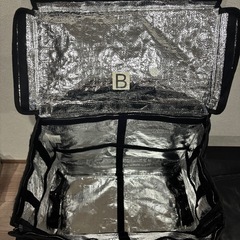 美品✨　正規品 ウーバーイーツ Uber Eats ロゴ付き 保冷/配達員バッグ リュック デリバリーバッグ 大容量の画像