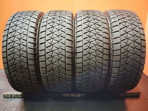 BS BRIDGESTONE BLIZZAK DM-V2 275/65R17 17インチ スタッドレス 4本 23年製 バリ溝 ランクル100 ランクル200等　(KTO382)