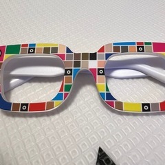 パーソナルカラー診断ができるZOZOGLASS