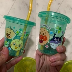 《新品未使用》プラスチックのアンパンマンドリンク入れの画像