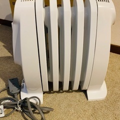 DeLonghi Oil Heater NJ0505E / デロンギオイルヒーター の画像