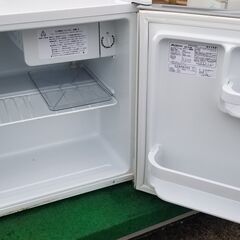 中古動作☆コンパクト冷蔵庫　Abitelax(アビテラックス) AR-515E　 容量46Lの画像