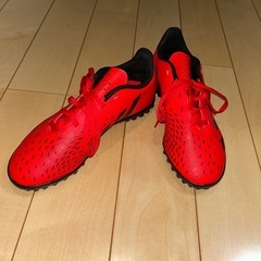 アディダス　サッカートレーニングシューズ
