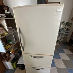 使えればいい方！2011年製★日立冷凍庫★難有