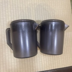 ブラック プラスチックピッチャー2個セット