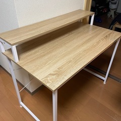 パソコンデスク　55奥行き x 100幅 x 70高さ cm　 
