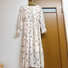 花柄ワンピース