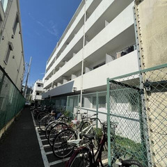 ⭐️トリプルゼロ物件⭐️ 敷金/礼金/仲手0円 😄審査通過率90％😄カードブラックOK・何処かの保証会社でトラブルOK・様々な理由で審査が難航しているお客様OK✨ ＪＲ京浜東北・根岸線 磯子駅 徒歩13分❗️横浜市磯子区磯子２丁目 １９－１７ ❗️AQ51099 - 不動産