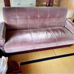 昭和レトロなソファー