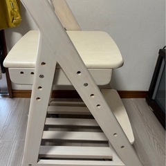 学習椅子の画像