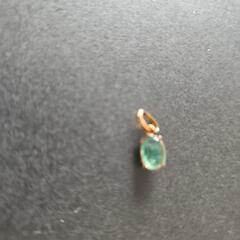 エメラルドペンダントトップ値下げします。の画像