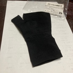 SかMサイズ？手のサポーター