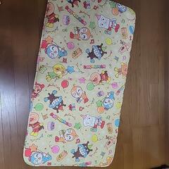子供用。アンパンマンの敷き布団。中古の画像