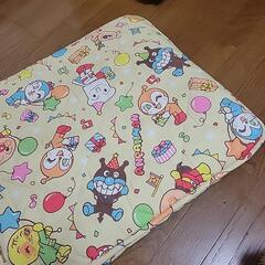 子供用。アンパンマンの敷き布団。中古の画像
