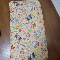 子供用。アンパンマンの敷き布団。中古