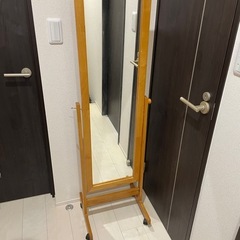 角度が変えられる鏡