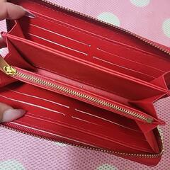 赤の財布、新品未使用の画像