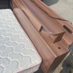 ダブルベッドの画像