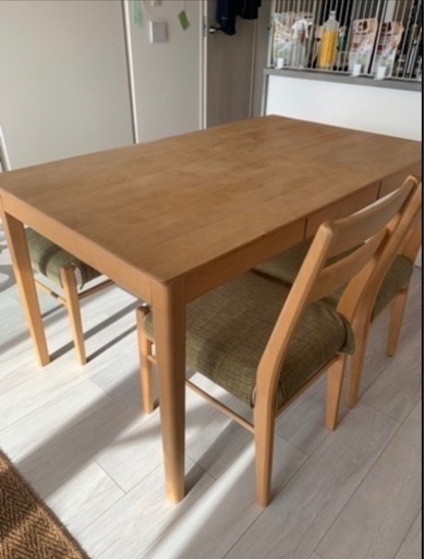 ナチュラルウッドのテーブル➕椅子2脚➕ベンチ1脚