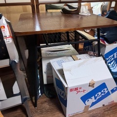 カントリーなテーブルの画像