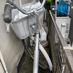 中古電動アシスト自転車 バッテリー　　充電器付の画像