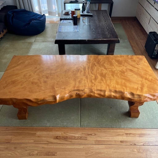 トチの木一枚板テーブル