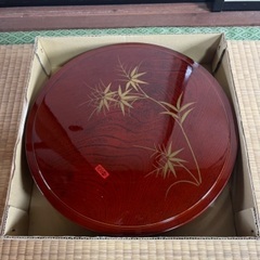 入れ物　寿司桶？