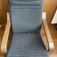 IKEA ポエング チェアの画像