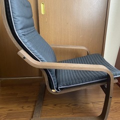 IKEA ポエング チェアの画像