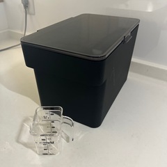 tower 米びつ　計量カップ付きの画像