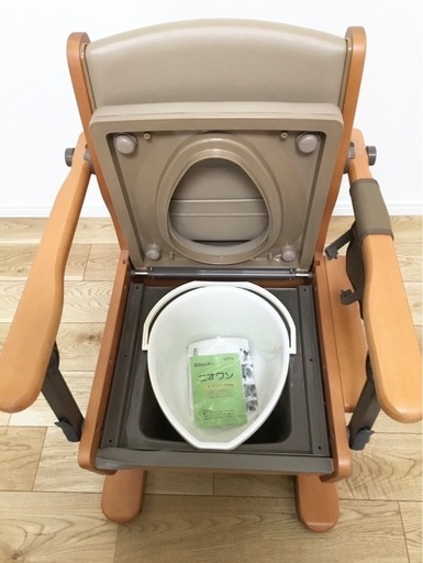新品　介護用トイレ　ポータブルトイレ　