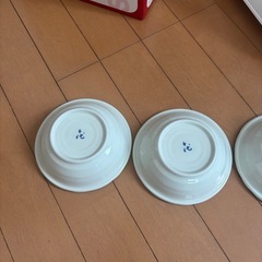 宇野千代さんの小皿4枚の画像