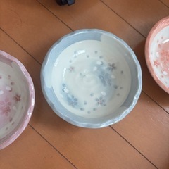 宇野千代さんの小皿4枚の画像